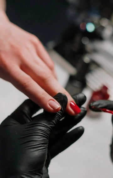 Les erreurs à éviter lors d’une pose de vernis semi-permanent : guide complet pour une manucure parfaite et durable The FrenchTouch