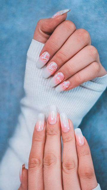 Bulles, fissures et décollement du vernis semi-permanent causés par une mauvaise application de la base coat