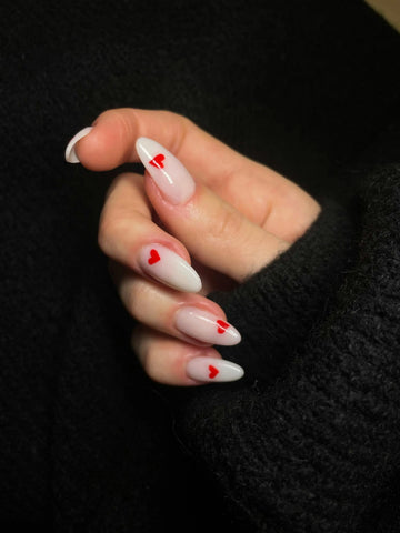 top coat classique et un top coat no wipe pour vernis semi-permanent avec finition brillante longue tenue et effet miroir professionnel.