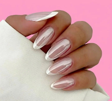Poudre Effet Chrome : Comment Réussir un Ongle Miroir à la Maison
