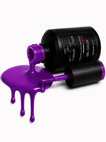 Manucure semi-permanente longue durée avec des conseils professionnels pour éviter les décollements et garder des ongles impeccables