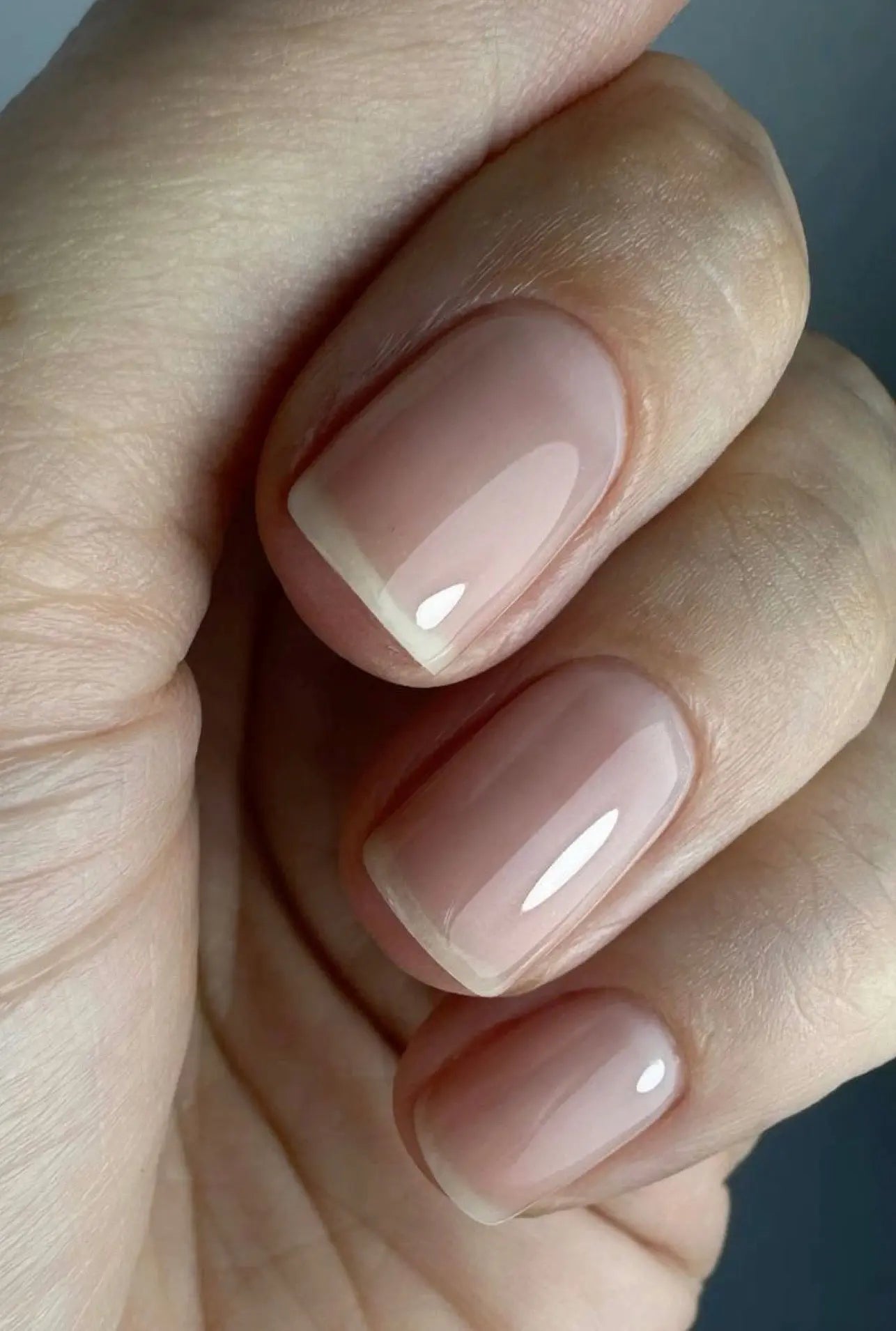 Base Coat Vernis Semi-Permanent – Base Protectrice Longue Tenue The FrenchTouch